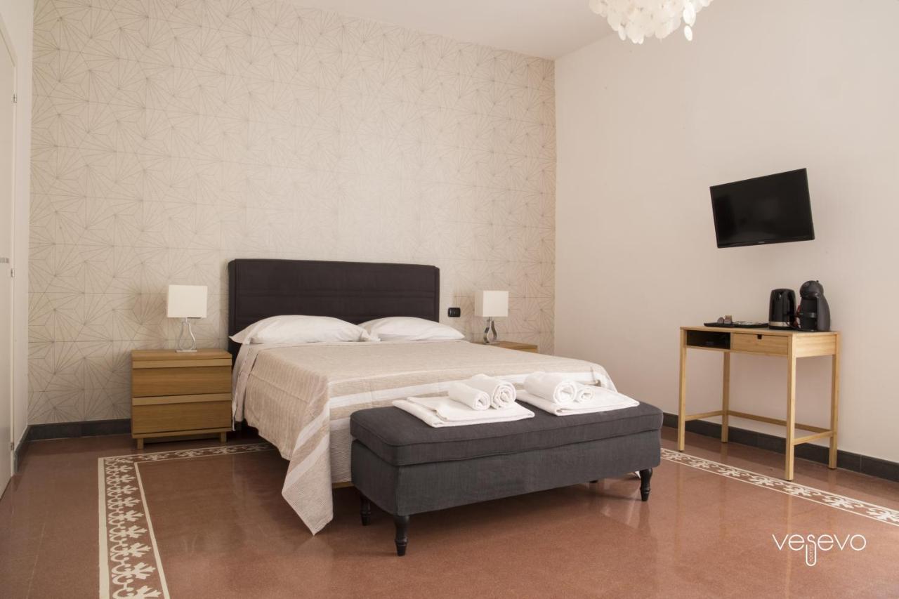 Vesevo Rooms Napoli Bagian luar foto