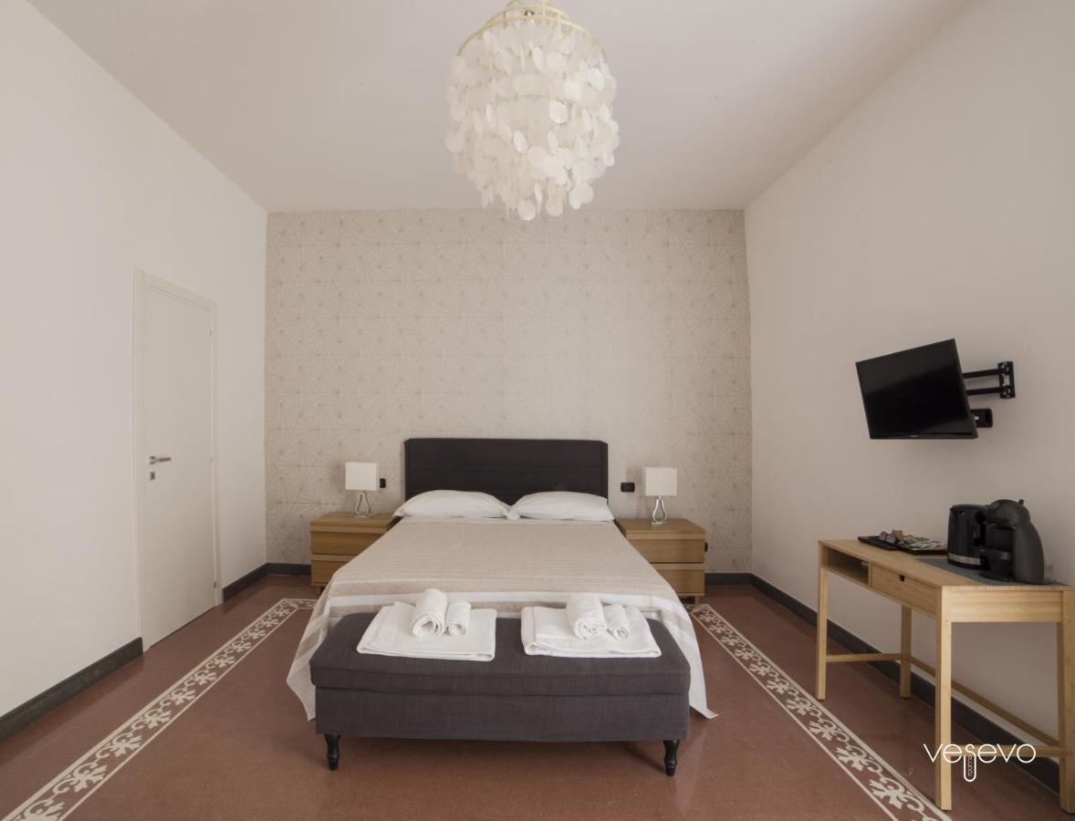 Vesevo Rooms Napoli Bagian luar foto