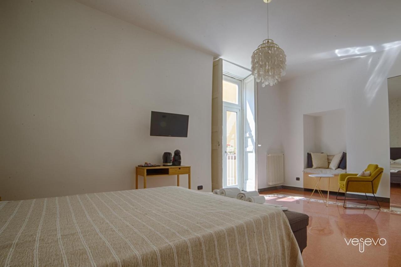 Vesevo Rooms Napoli Bagian luar foto